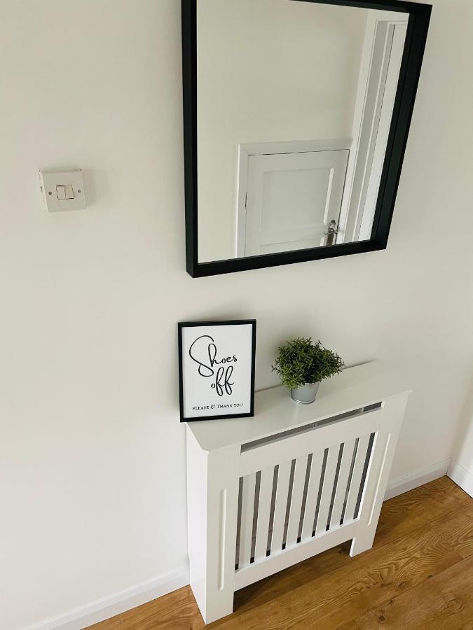 Wolverhampton Large 3 Bedrooms 5 Bed House Perfect For Short & Long Stays Contractors Business Nhs Insurance 1 Bathroom And Separate Wc Private Garden Driveway For 2 Large Vehicles Close To City Centre M6 M54 And Walsall Willenhall Cannock Property Εξωτερικό φωτογραφία